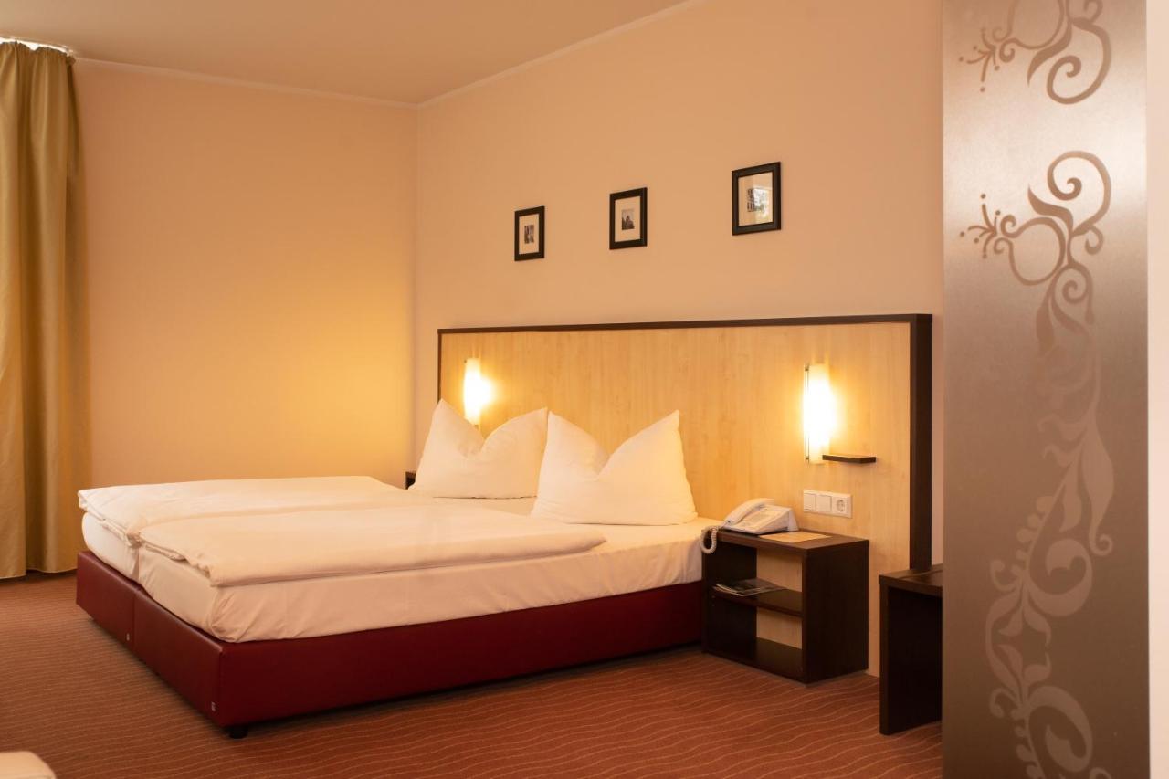 Bergwirtschaft Wilder Mann Hotel Und Restaurant Dresden Eksteriør bilde
