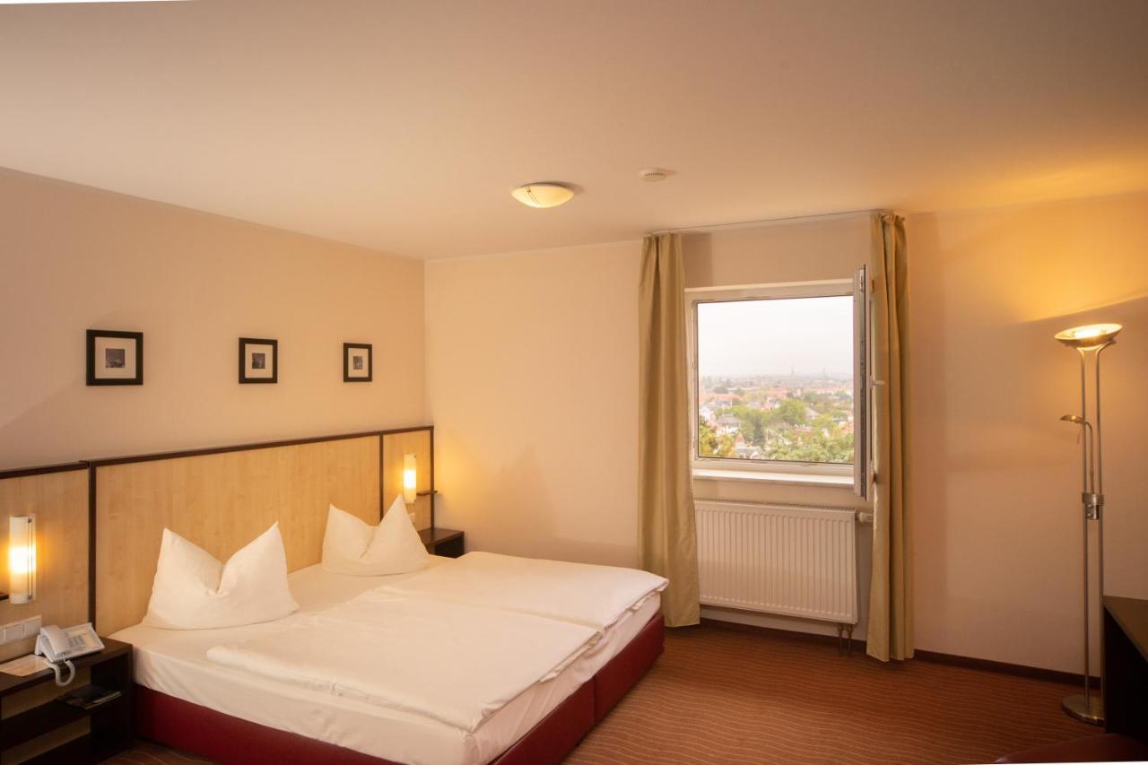 Bergwirtschaft Wilder Mann Hotel Und Restaurant Dresden Eksteriør bilde