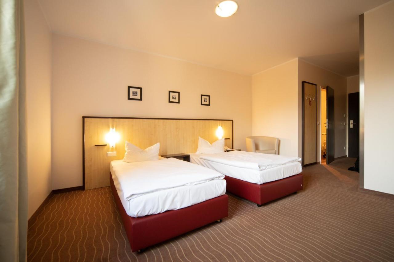 Bergwirtschaft Wilder Mann Hotel Und Restaurant Dresden Eksteriør bilde